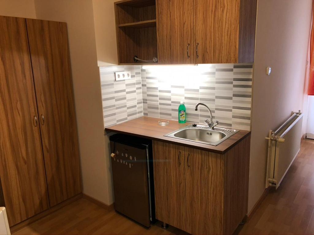 Kalvin Vendegszobak Debrecen Luaran gambar