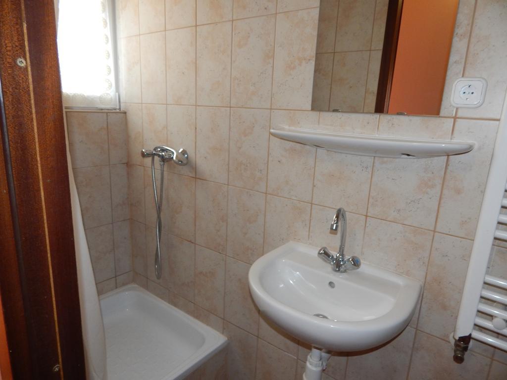 Kalvin Vendegszobak Debrecen Luaran gambar