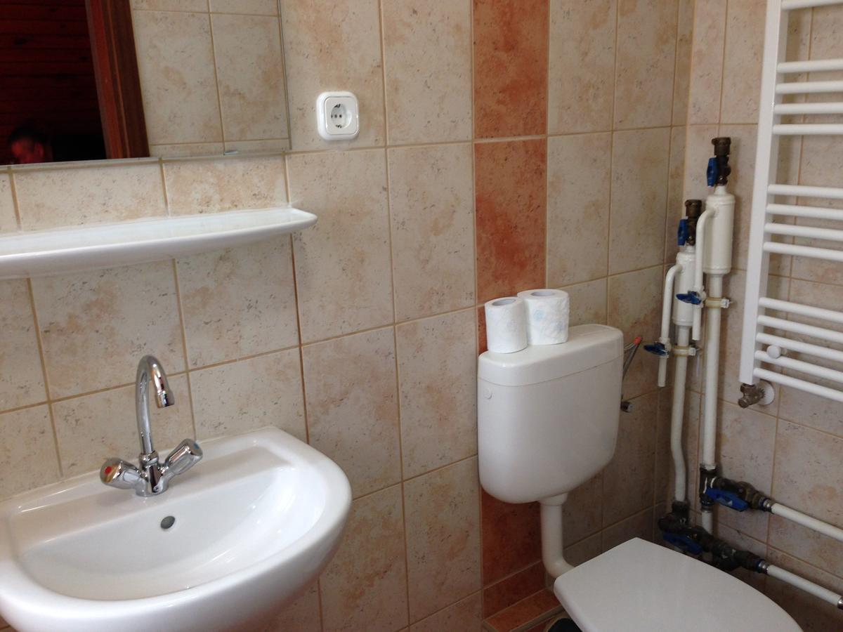 Kalvin Vendegszobak Debrecen Luaran gambar
