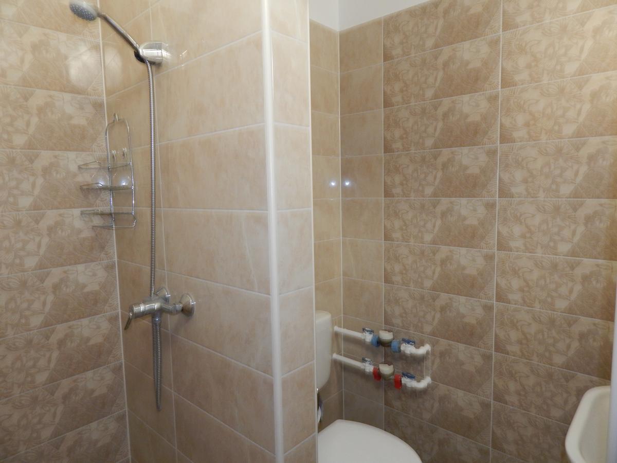 Kalvin Vendegszobak Debrecen Luaran gambar