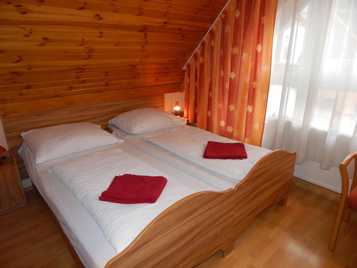 Kalvin Vendegszobak Debrecen Luaran gambar
